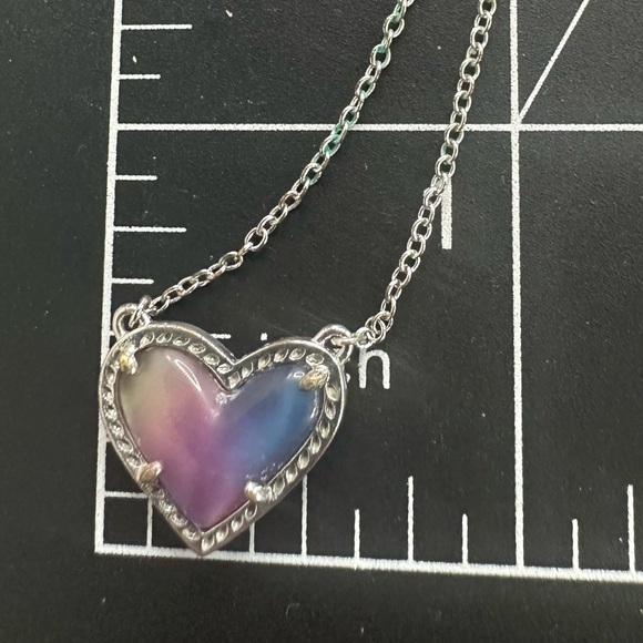 Kendra Scott Ari Heart Pendant Necklace Rainbow Iridescent Stone Silver Tone - Picture 7 of 12